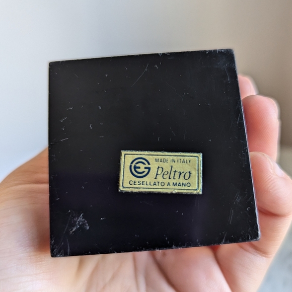 Peltro Pewter Little Flower Girl Figurine - Picture 4 of 4